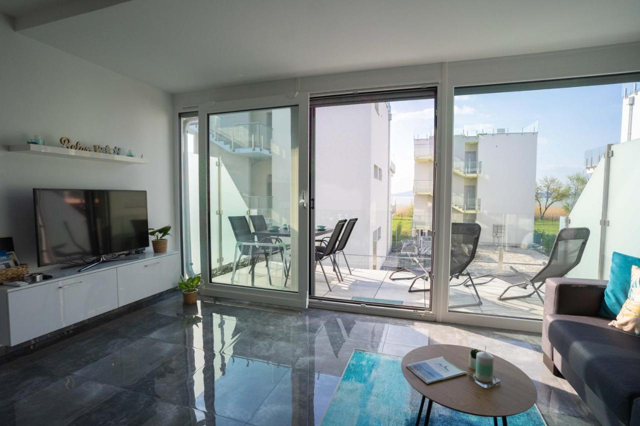 Relax Beach Apartman Fonyód Exteriör bild
